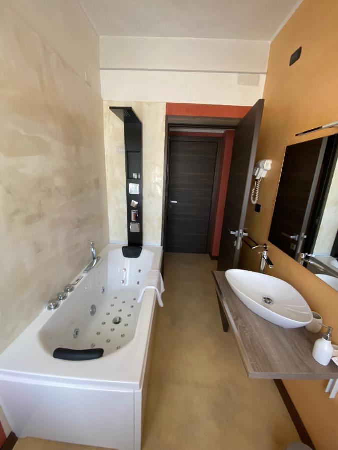 B2In Suite & Office Capriate San Gervasio Bagian luar foto